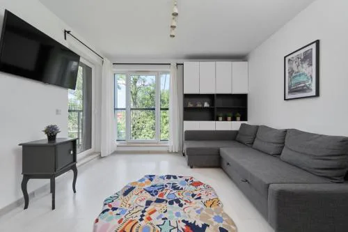 Spacious Apartment Dmowskiego by The River with Parking & Balcony by Noclegi Renters