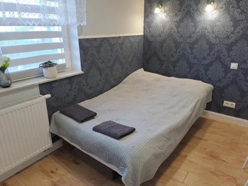 Studio Jutrzenka z łazienką by Apartamenty na dni Wrocław