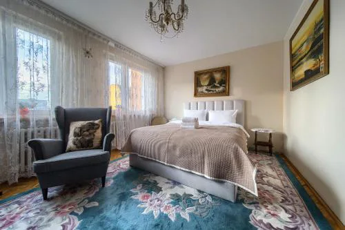 Szczepin Spacious Apartment by BookingHost