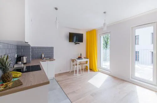 Yellow Apartment z Tarasem