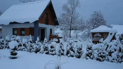 Domek nad potokiem