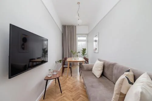 2 - bedroom Apartment with balcony - Rejtana 10