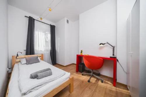 3 Bedroom Apartment In The Green Heart Of Cracow - by Upstairs