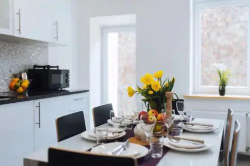 Apartment with balcony - 21 Filipa Street