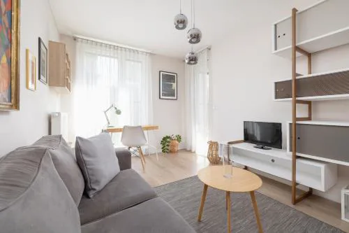 Apartment with Balcony - Masarska 8 Street