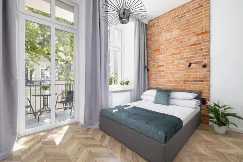 Graphite apartament with balcony by square - Old Town