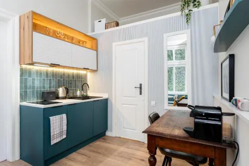 Little Blue Den • 1BR • Main Sq. • Quiet Hideaway