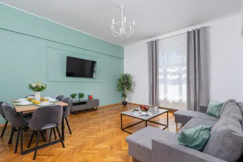 Brzozowa Apartments by Hostly