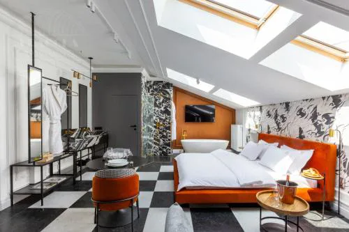 Canvas House by Fragola Collection