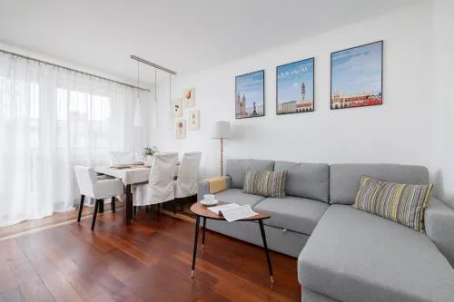 Cozy Apartment with Parking in Kraków by Noclegi Renters