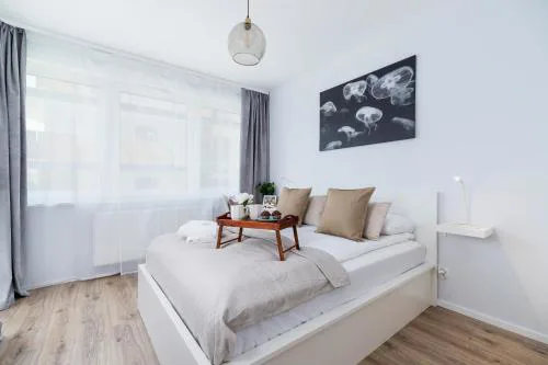 Cracow Apartment Bronowicka with Parking by Noclegi Renters