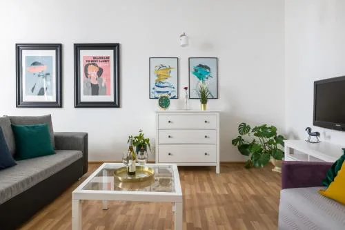 Discover Krakow Apartments - 3 Rakowicka St - Classic Apartments near Main Station - Netflix