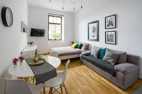 Discover Krakow Apartments - 5 Borowickiej St - Studio next to Opera and Unity Centre