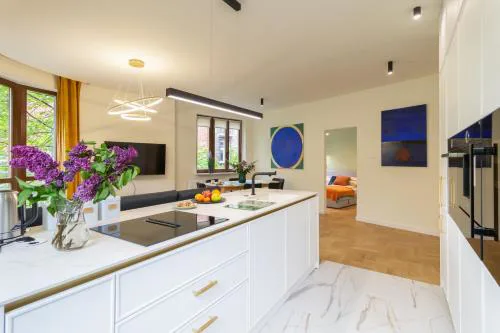 Golden hour, 2 bedroom, with underground parking