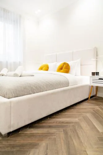 HOUSEHOST Apartment : Sarego Street