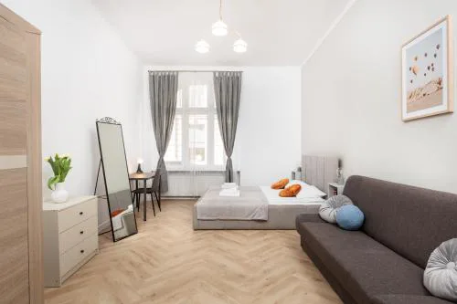 Kołłątaja - 2 Bedroom Old Town Apartment - by Upstairs