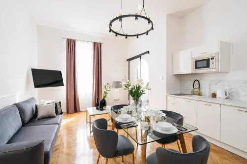 Luna Apartment - LoftAffair