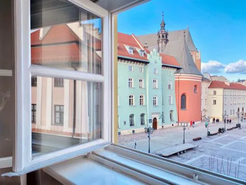 MINT Luxury Apartments at the Main Square