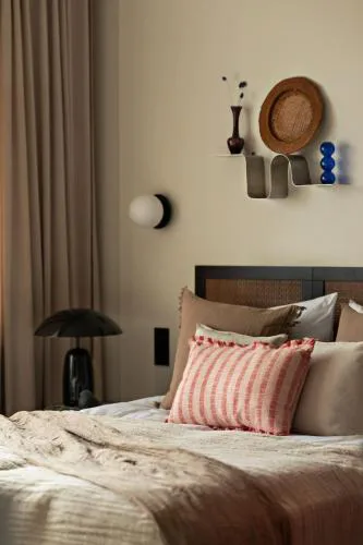Nafenna 2-Bedroom Apartment in OLD TOWN