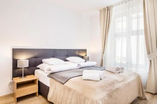 Old Town Apartments - B19