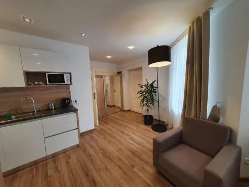 Old Town Apartments - B34