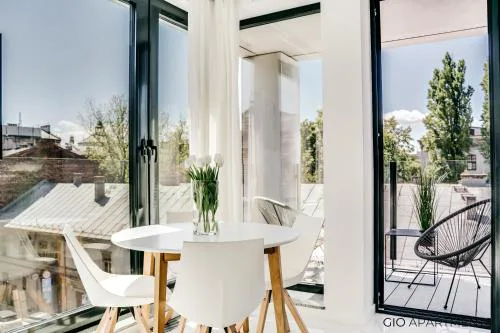 Luxury Apartments AC Workspace 5 min to Main Square by Gio Loft