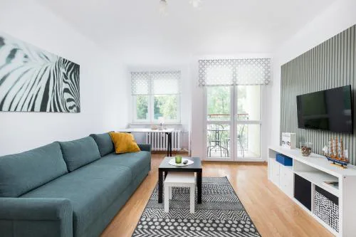 Olsza Comfy Apartment by BookingHost
