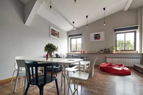 PlayHouse Apartments