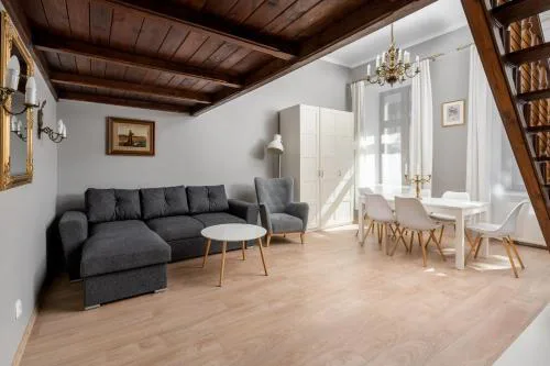 Starowiślna 37 Apartment with Mezzanine by BookingHost