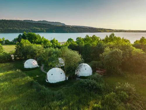 Glamping Biała Czapla z balią nad jeziorem czorsztyńskim