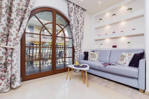 Apartament Neapol Rezydencja Sienkiewicza by Noclegi Renters