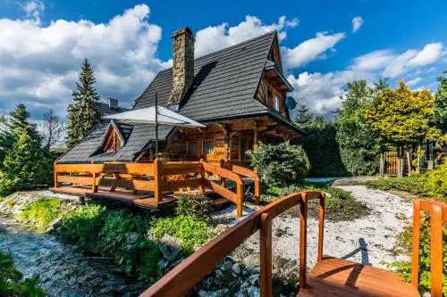Domek Krupówki z widokiem na Giewont