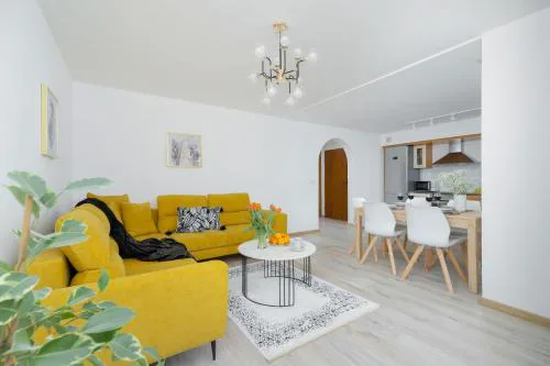Family Apartment Droga na Bystre by Noclegi Renters