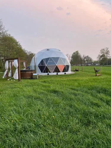 Glamping HEN W TRAWIE