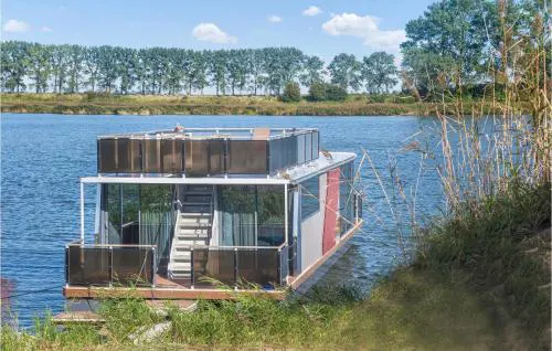 Beautiful Ship In Blotnik With Wifi