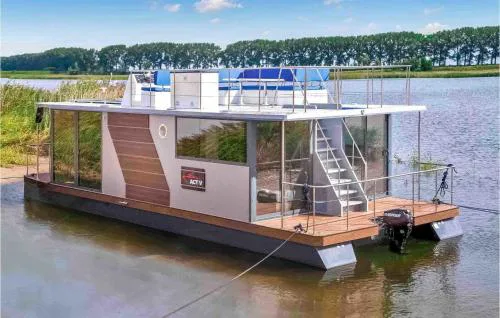 Beautiful Ship In Blotnik With Wifi