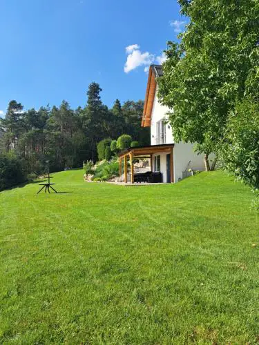 Domek Anastazja na Kaszubach z własną linią brzegową oraz balią