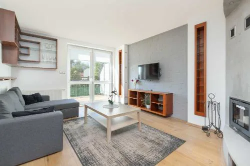 Apartment Close to the Beach by Noclegi Renters