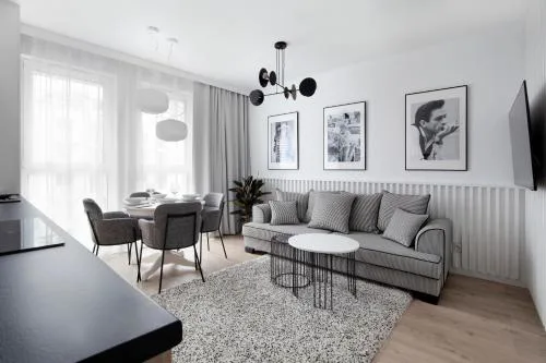 Aura 40 City Center by Downtown Apartments