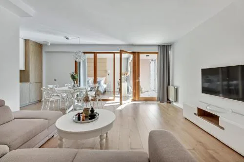 Aura - Riverside & Parking by Downtown Apartments