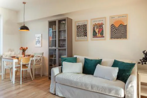 Cozy Apartment with Balcony near Old Town Gdańsk by Noclegi Renters
