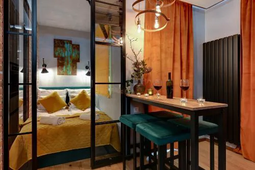 DOKI Living & Foodhall by Downtown Apartments