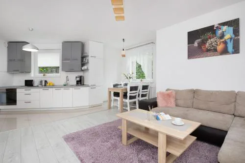 Elegant Apartment Myśliwskie Wzgórze in Gdańsk by Noclegi Renters
