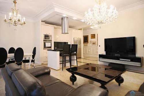 Large and Luxury 3city Apartment in Gdańsk with Two Balconies by Noclegi Renters