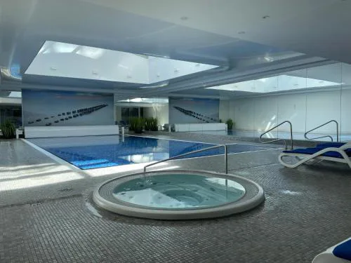 Lily Apart - Waterlane Pool & Gym Apartment