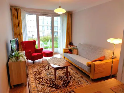 Live like a local Hanging Gardens apartment