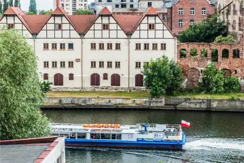 Old Town - River View Apartment, Four Bedrooms - Comfy Apartments