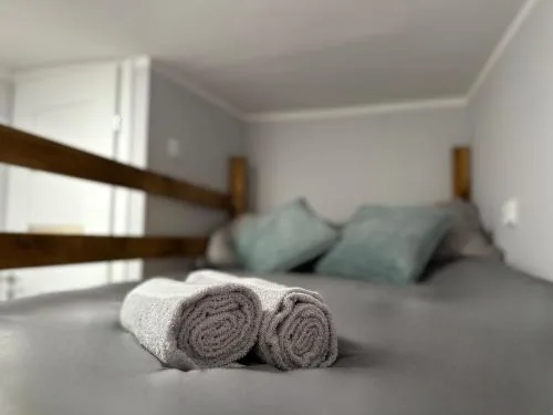MMRent Valley Room