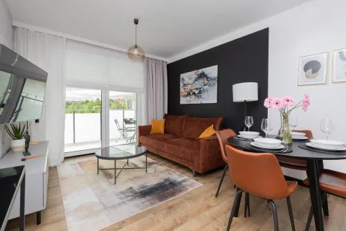 Modern Apartment with Balcony and Parking in Gdańsk by Noclegi Renters