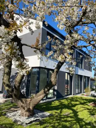Apartament z parkingiem i stacją ładowania